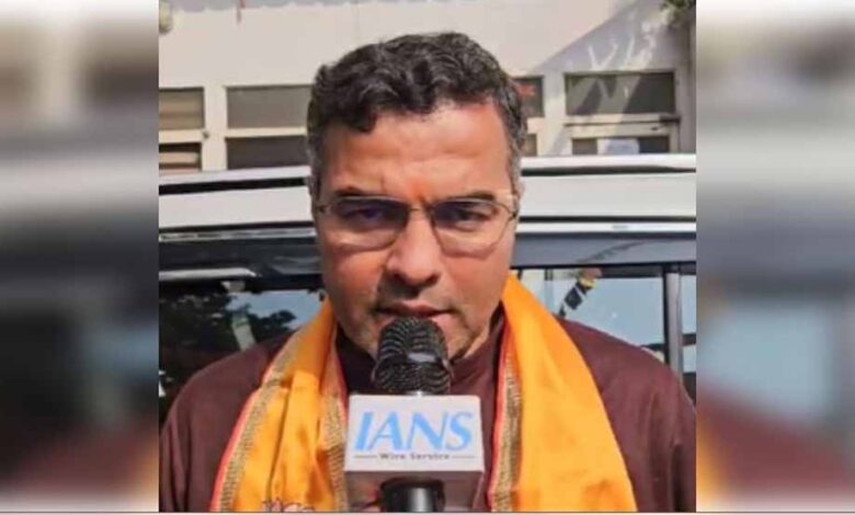 पंजाब के नंबर वाली गाड़ी पकड़ने और उसमें आप पार्टी से संबंधित सामग्रियों के मिलने को लेकर प्रवेश वर्मा ने साधा निशाना