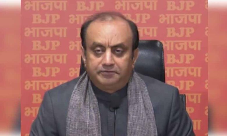 दिल्ली में होने वाले विधानसभा चुनाव से पहले आम आदमी पार्टी और भाजपा के बीच जुबानी जंग हुई तेज