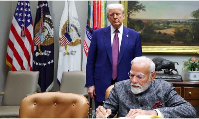 ट्रंप ने वाशिंगटन डीसी स्थित व्हाइट हाउस में पीएम मोदी से मुलाकात के दौरान उन्हें ‘अवर जर्नी टुगेदर’ पुस्तक भेंट की