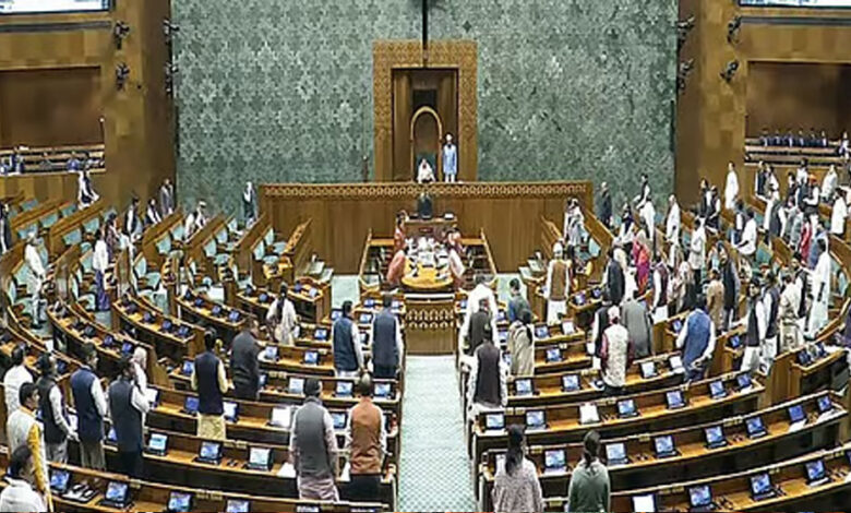 देश में करोड़पति सांसदों की संख्या में लगातार बढ़ोतरी हुई, पिछले 20 साल में करोड़पति MP की संख्या 504 पहुंची