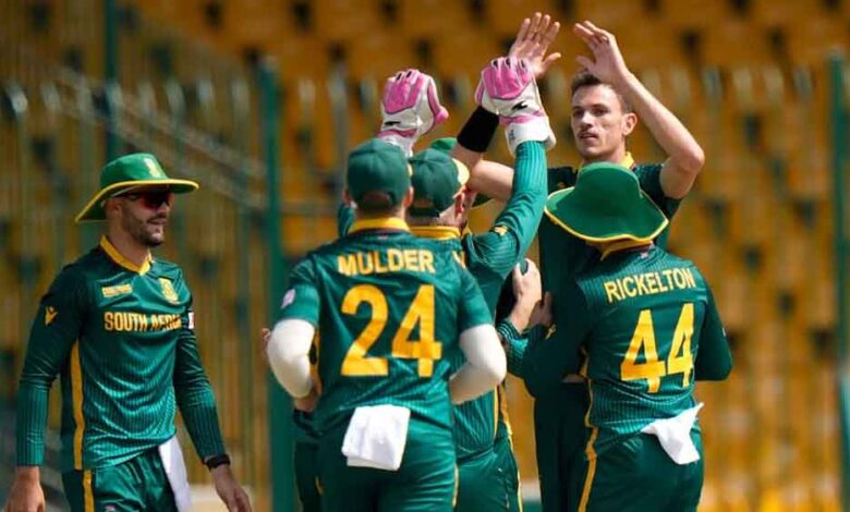 इंग्लैंड को हराकर साउथ अफ्रीकी टीम ने भी सेमीफाइनल में जगह बनाई जगह, अफगानिस्तान का टूटा सपना