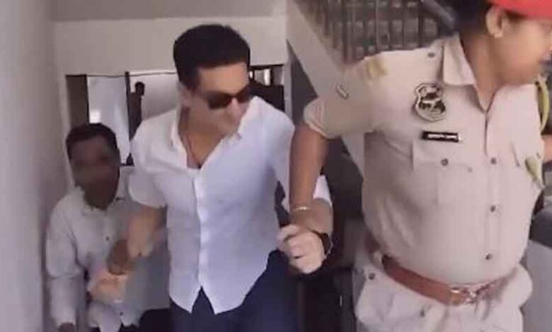 यूट्यूबर-पॉडकास्टर रणवीर इलाहाबादिया को असम पुलिस पहले भी समन जारी कर चुकी है, पुलिस के सामने पेश हुए