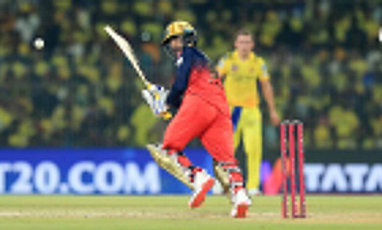 चेन्नई को मिला 197 रनों का टारगेट, आरसीबी के कप्तान ने जड़ा अर्धशतक