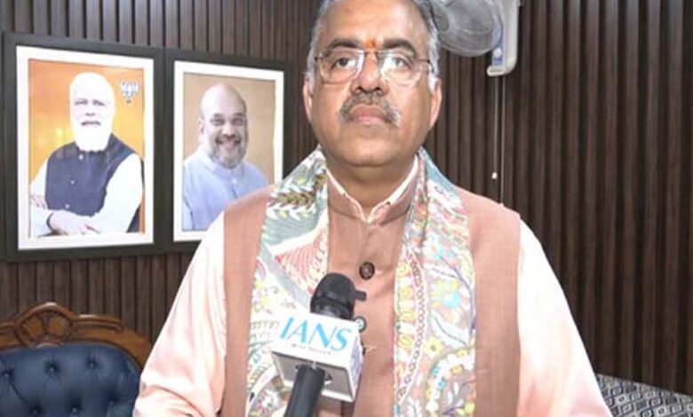 तरुण चुघ ने मिडिया से कहा, एक तो चोरी ऊपर से सीना जोरी, कांग्रेस पार्टी में गांधी परिवार की परिक्रमा ही पार्टी है