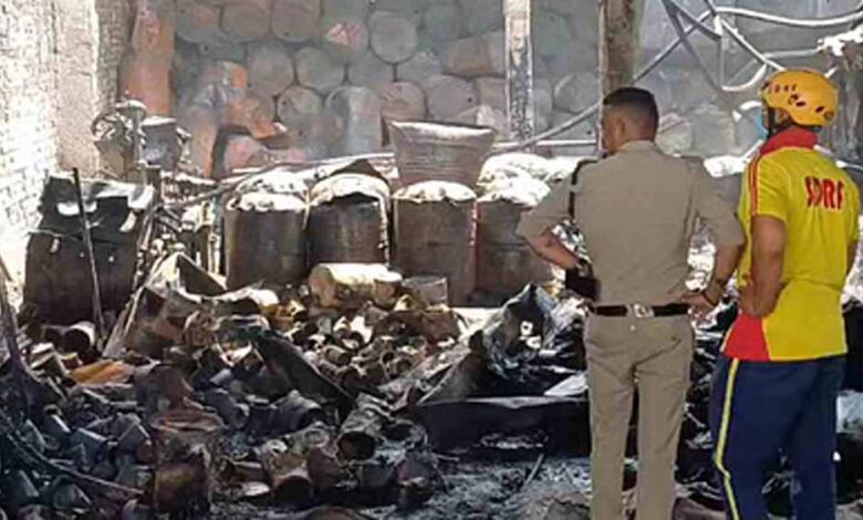 हरिद्वार में नौ घंटे बाद बुझी केमिकल फैक्टरी की आग, मालिक समेत दो की मौत