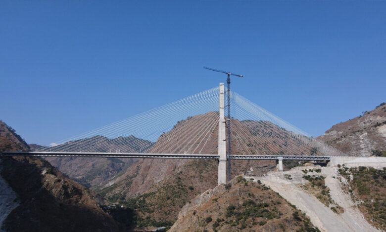 पहाड़ों के बीच प्रगति का सेतु ‘अंजी खड्ड’