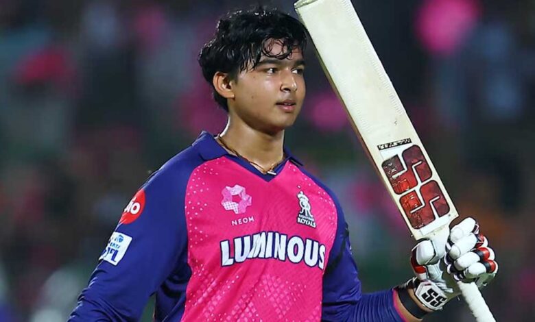 14 साल के सूर्यवंशी ने कई रिकॉर्ड्स किए ध्वस्त, 11 छक्के, 7 चौके और 35 गेंद में सेंचुरी…
