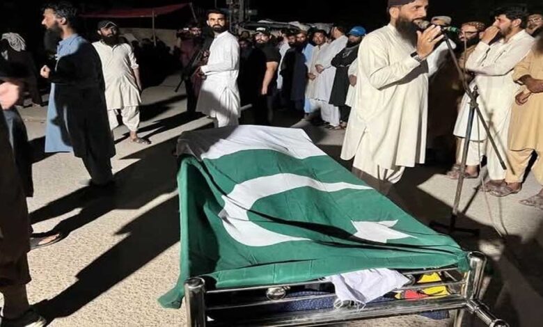 आतंकी सैफुल्लाह का पाकिस्तानी झंडे में निकला जनाजा, पहलगाम हमले के बाद ISI ने किया था अंडरग्राउंड