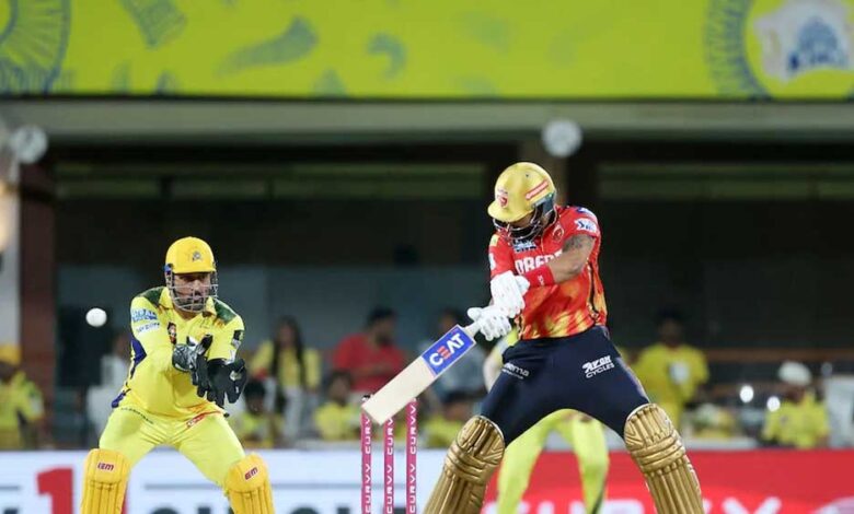 हार के साथ CSK प्लेऑफ की रेस से बाहर, श्रेयस की तूफानी पारी और चहल की हैट्रिक से जीता पंजाब