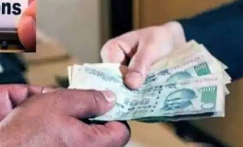 केंद्र सरकार की कई ऐसी स्कीम हैं जिसने निवेशकों के भविष्य को सुरक्षित रखा, बुढ़ापे में हर महीने मिलेंगे ₹5000