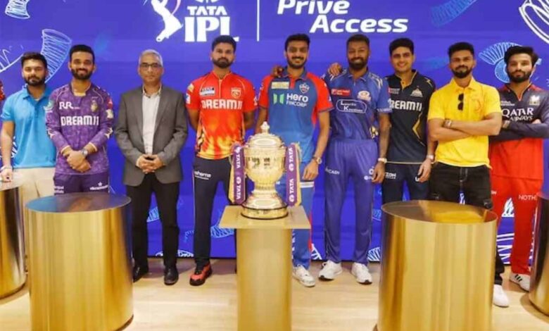 IPL 2025 के प्लेऑफ्स की रेस से अब तक तीन टीमें बाहर हो चुकी हैं, अब इन 2 टीमों पर मंडरा रहा है खतरा