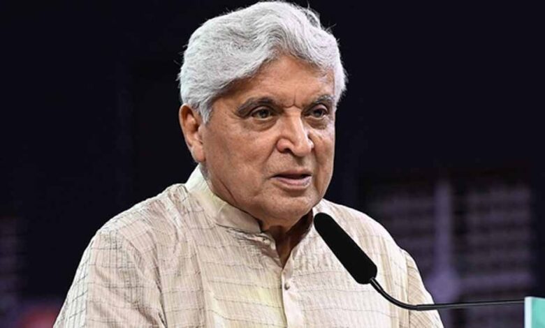 कोहली के टेस्ट संन्यास से हर क्रिकेट प्रेमी को निराशा, जावेद अख्तर, बोले- ‘आपमें अभी बहुत क्रिकेट बाकी है’