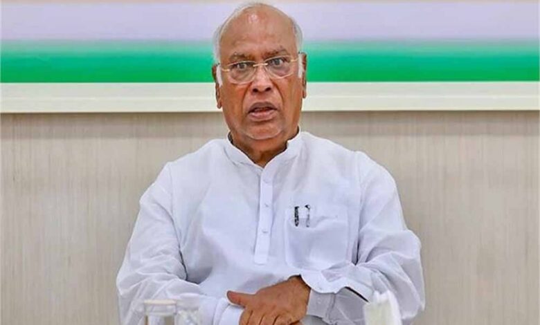 मल्लिकार्जुन खड़गे ने ऑपरेशन सिंदूर पर बयान देते हुए कहा- पार्टी सरकार के इस कदम का समर्थन करती है