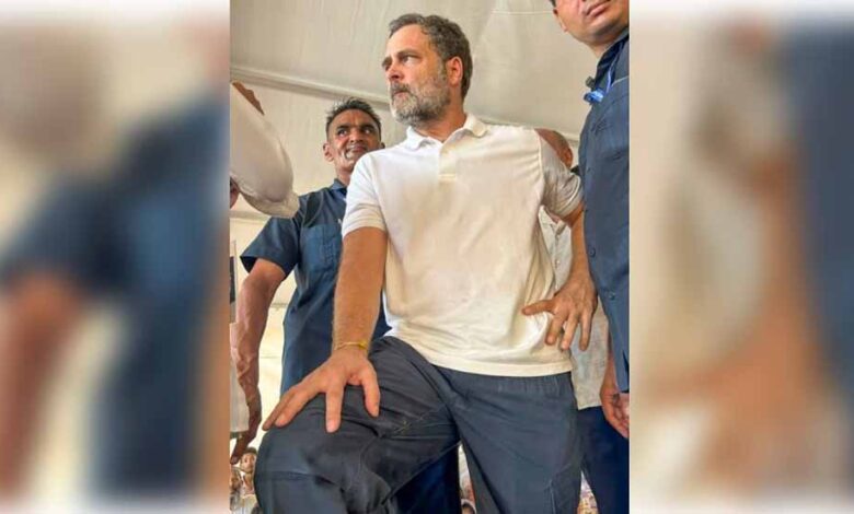 राहुल गांधी के बिहार दौरे को लेकर हाई वोल्टेज ड्रामा देखने को मिला, काफिला को रोकने पर भड़की कांग्रेस