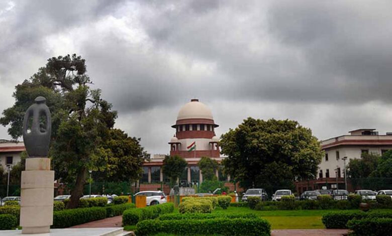 सुप्रीम कोर्ट ने आज गोधरा ट्रेन अग्निकांड के दोषियों की उस याचिका को खारिज कर दिया, दो जजों की पीठ द्वारा जताई थी आपत्ति