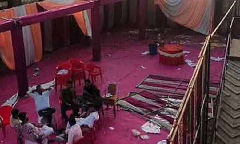 दहेज के लालची दूल्हे ने बीच शादी में फेरों से पहले मांगी फॉर्च्यूनर, लौटी बारात