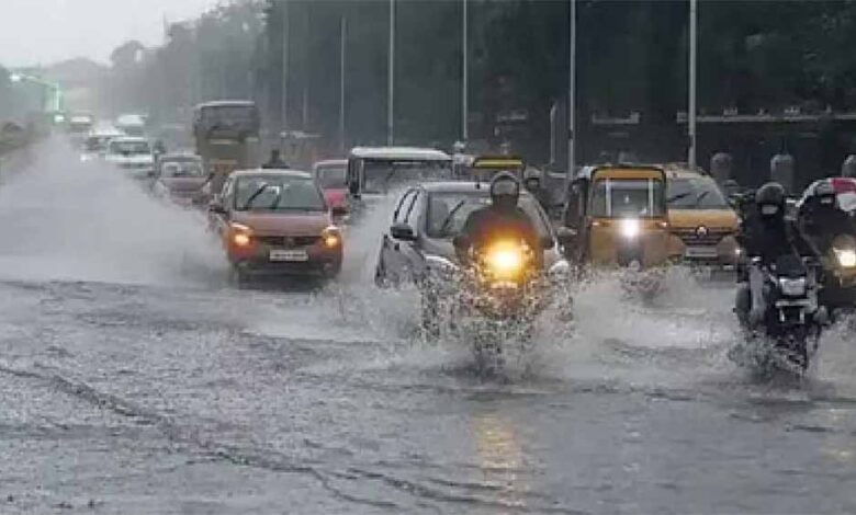 महाराष्ट्र के कई हिस्सों में भारी बारिश से आठ लोगों की मौत, तटीय जिलों में अलर्ट जारी