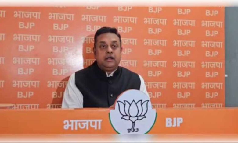 कोलकाता गैंगरेप पर गरमाई सियासत, संबित पात्रा ने ममता बनर्जी से मांगा इस्तीफा