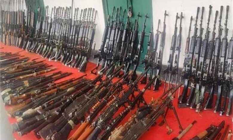 मणिपुर में खुफिया सूचना के आधार पर तलाशी अभियान चलाया, 328 हथियार और युद्ध जैसी सामग्री बरामद