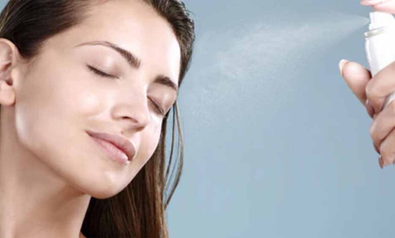 ऑयली स्किन से परेशान? घर पर बनाएं ये DIY टोनर, पाएँ दमकता चेहरा