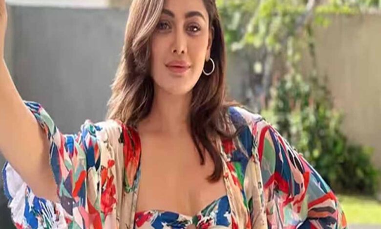 बॉलीवुड में छिड़ी नई चर्चा, सुंदर दिखने को लिए हर हफ्ते Injection लगवाती थी Actress