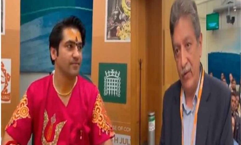 गीता ने बदल दी ज़िंदगी! पाकिस्तानी आरिफ ने क्यों अपनाया हिंदू धर्म, जानिए बाबा बागेश्वर से पूछा सवाल