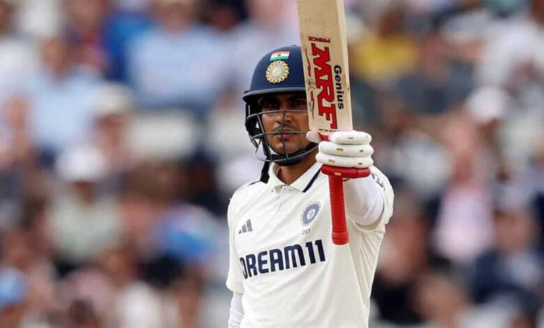 शुभमन गिल का कमाल! डबल सेंचुरी के बाद ठोका शतक, 54 साल बाद रचा इतिहास