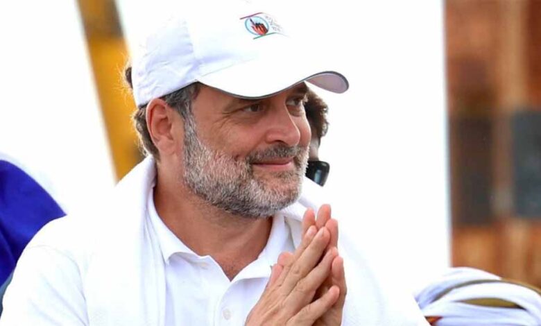 चुनाव आयोग पर राहुल गांधी का निशाना, गुजरात की पार्टियों के चंदे को लेकर उठाए सवाल