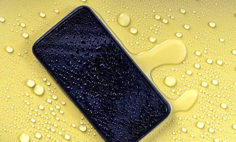 फोन भीग जाए तो फौरन करो ये काम, खराब होने का चांस ही नहीं