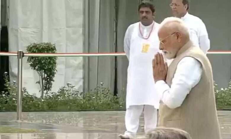 अटल बिहारी वाजपेयी की पुण्यतिथि पर राष्ट्रपति और PM मोदी ने दी श्रद्धांजलि