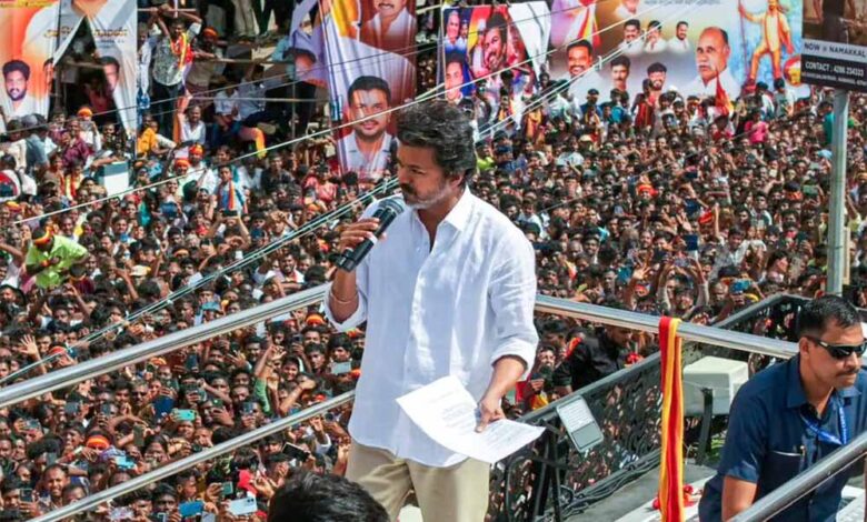 विजय ने दिखाई दरियादिली, मृतकों के परिजनों को देंगे 20-20 लाख रुपये – Khabar Jagat