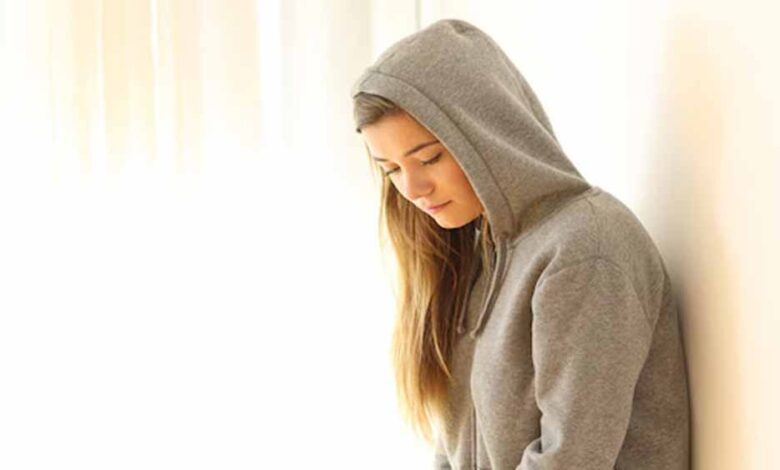 सेल्फ कॉन्फिडेंस बढ़ाना चाहते हैं? इन 5 आदतों को तुरंत छोड़ें