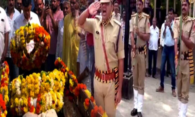 उज्जैन में आरक्षक आरती को राजकीय सम्मान के साथ दी अंतिम विदाई, शिप्रा नदी से 3 दिन बाद मिला शव