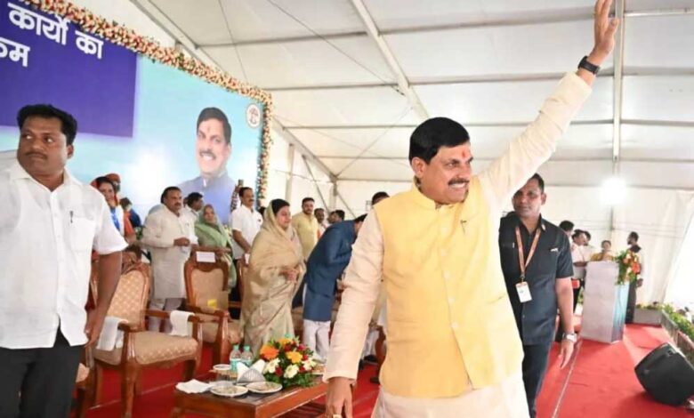 “आदिवासी हिंदू हैं”, स्वच्छता अभियान में किया श्रमदान – Khabar Jagat