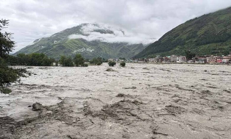 9 जिलों में कल स्कूल-कॉलेज बंद, मंडी में एम्बुलेंस पलटी – Khabar Jagat