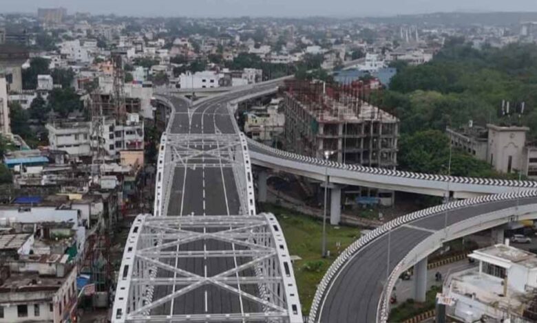 MP का लंबा फ्लाईओवर बना रीलबाजों का अड्डा, 3 दिन में कटे 190 चालान