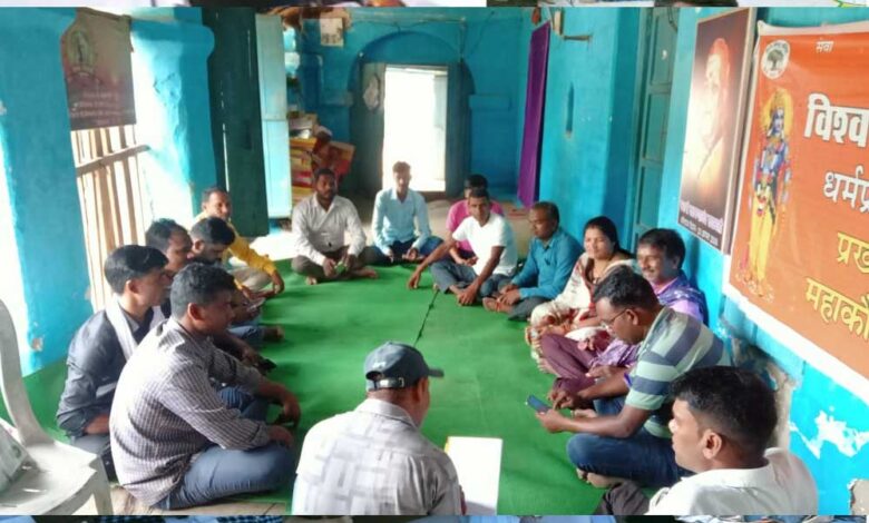 मवई में अतिथि शिक्षकों की बैठक, नियमित रोजगार न मिलने पर सरकार के खिलाफ नाराज़गी