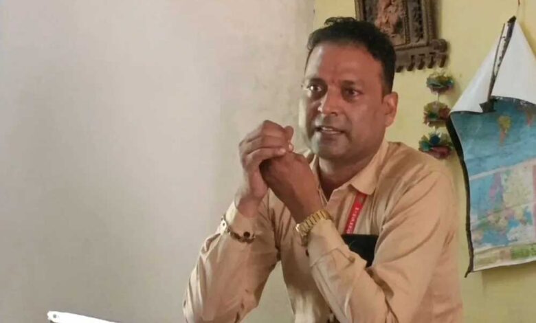 मंडला में रिश्वतखोर अधिकारी गिरफ्तार, प्रिंसिपल से 60 हजार की रिश्वत लेते पत्नी के साथ पकड़ा गया