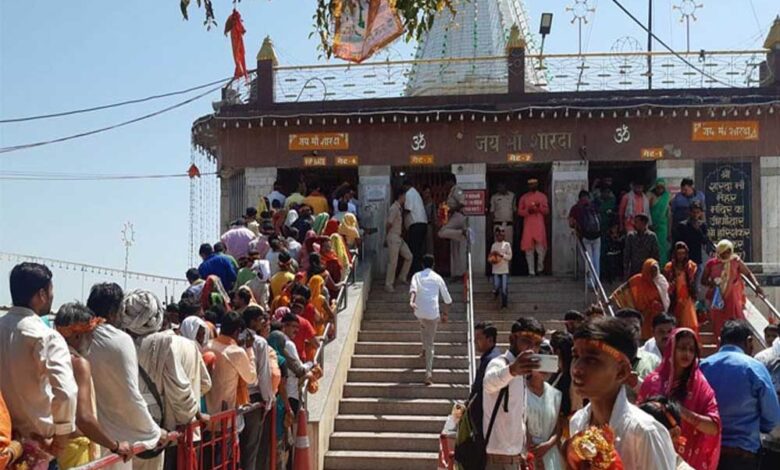 नवरात्र में मां शारदा के दर्शन को उमड़ा भक्तों का सैलाब, अब तक 4 लाख श्रद्धालु पहुंचे मैहर