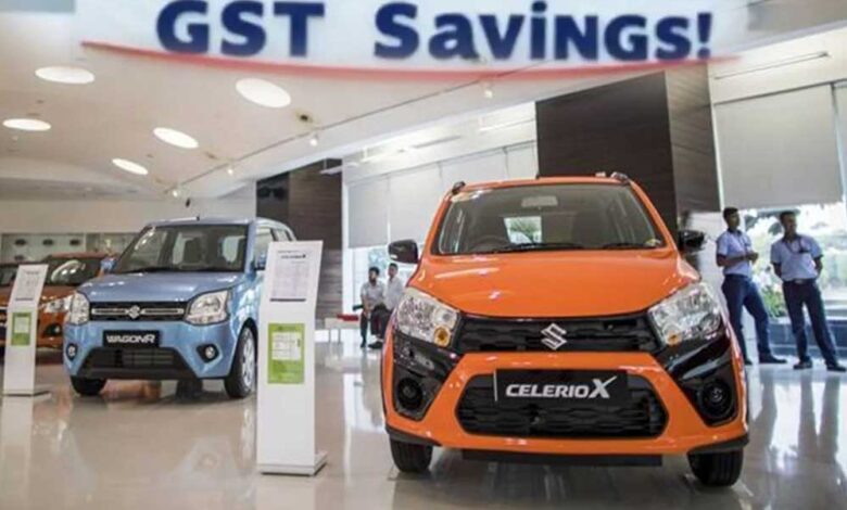 सिर्फ ₹1,999 EMI में कार! बाइक छोड़ Maruti की कारें खरीद रहे लोग, 80,000 यूनिट्स बिकीं