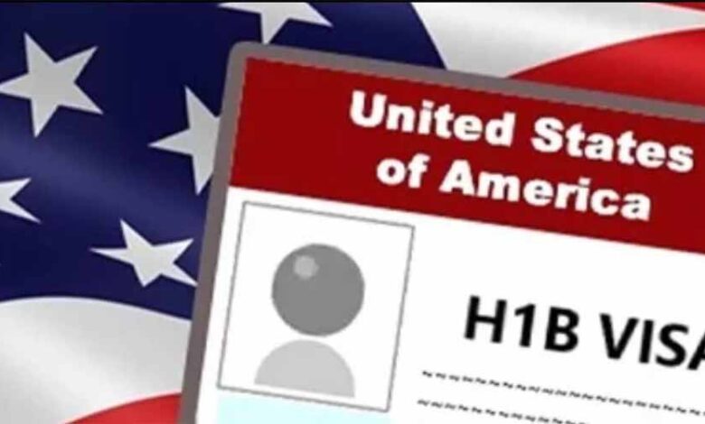 ट्रंप सरकार का $1 लाख शुल्क नियम लागू, व्हाइट हाउस ने दिए बड़े स्पष्टीकरण – Khabar Jagat