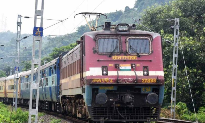 रेलवे का नया टाइम टेबल जारी, 15 ट्रेनों के फेरे बढ़ाए गए – देखें पूरी लिस्ट