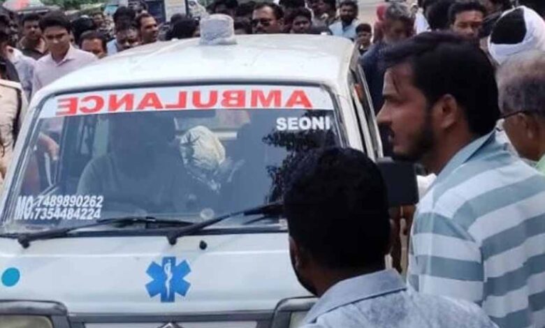 एंबुलेंस बंद, पुलिस ने कोतवाली वाहन से मृतक को पहुँचाया गांव – Khabar Jagat