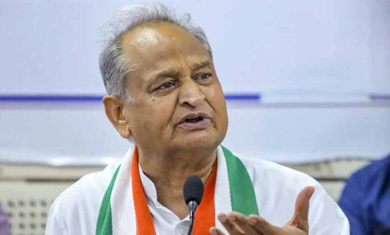 PM मोदी का मणिपुर दौरा देर से क्यों? अशोक गहलोत ने उठाए सवाल