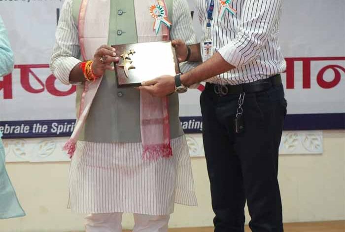 शिक्षक छात्र-छात्राओं के साथ राष्ट्र के भी निर्माता हैं – Khabar Jagat