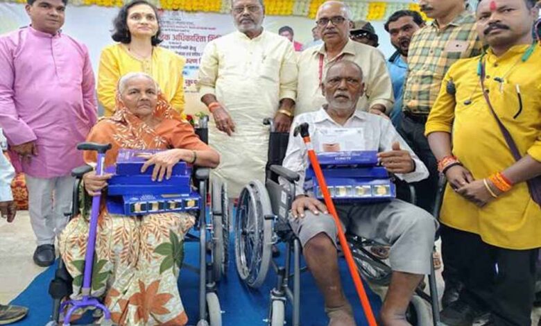 दिव्यांगजनों को रोजगार, शिक्षा और स्वास्थ्य सेवाओं में समान अवसर देने के लिये सरकार निरन्तर काम कर रही है : मंत्री कुशवाहा