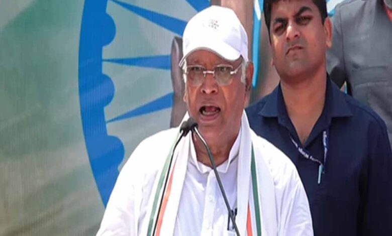 भाजपा किस्तों में लोकतंत्र को कर रही खत्म – Khabar Jagat