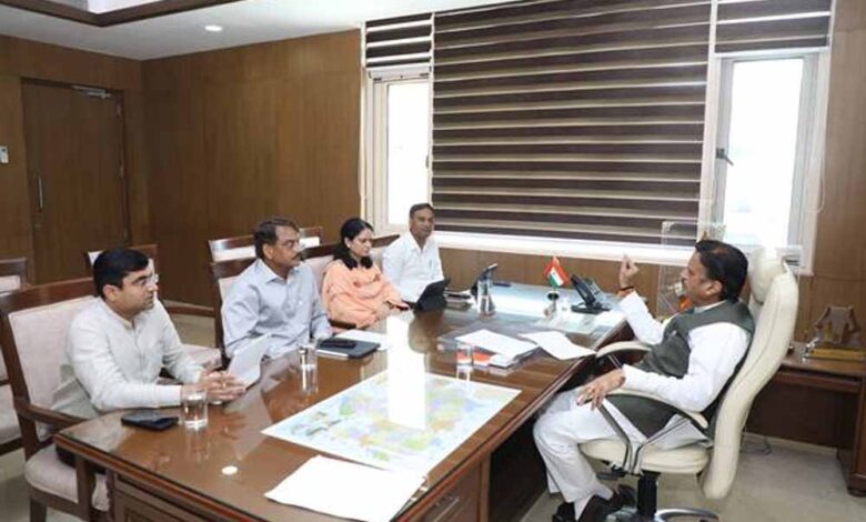 प्रधानमंत्री मोदी के धार आगमन पर स्वास्थ्य गतिविधियों की तैयारी की उप मुख्यमंत्री शुक्ल ने की समीक्षा