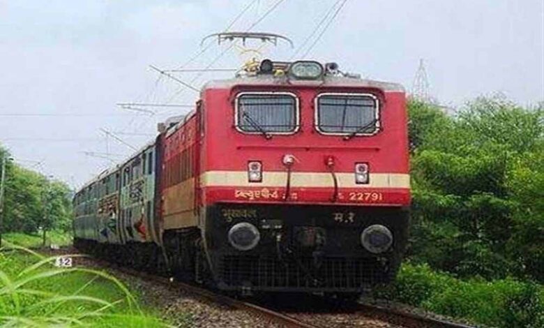 MP ट्रेन यात्रियों के लिए झटका! 25 नवंबर से 8 जनवरी तक 5 ट्रेनें रद्द, 18 की बदल रही है रूट—पूरा शेड्यूल देखें