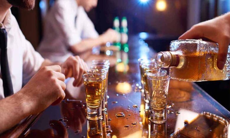 मंडला में शराब पीने पर 25,000 रुपये का जुर्माना, शिकायत करने वालों को मिलेगा इनाम; नशा मुक्ति बनेगा जन आंदोलन